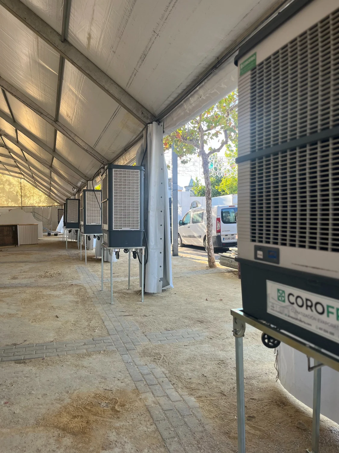 Aire evaporativo mediano de 32.000 m³/h para caseta de feria