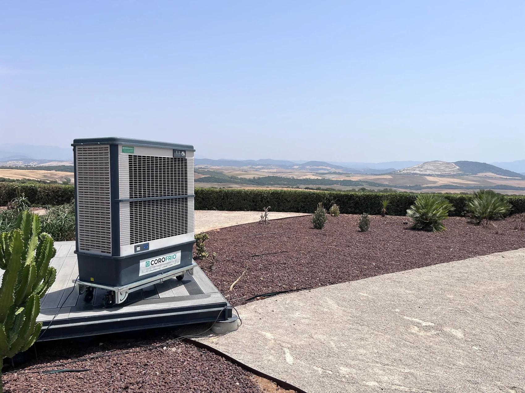 Aire evaporativo portátil COROFRIO para eventos en finca