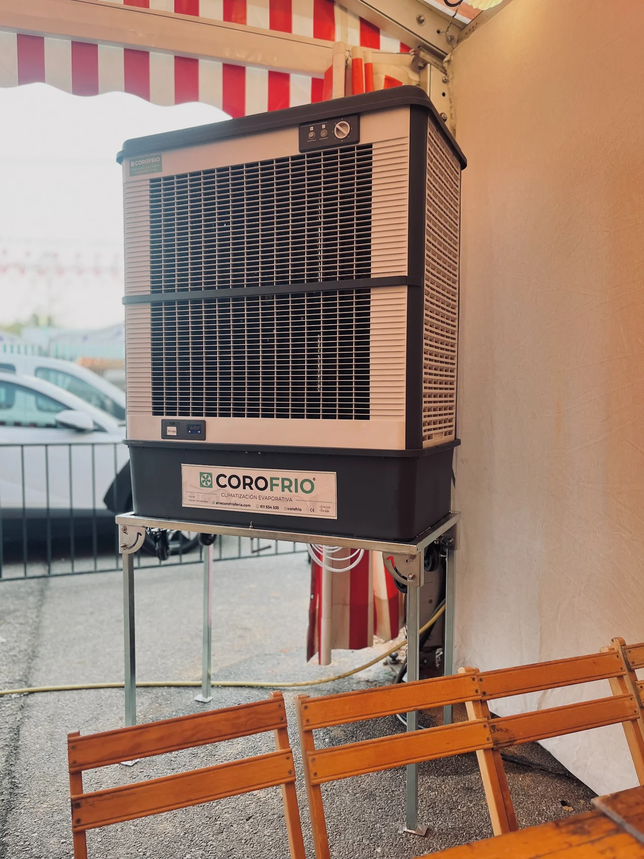 Climatizador evaporativo Modelo M COROFRIO de 32000 metros cúbicos en caseta de feria